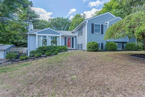 33 Shamrock Circle Poughkeepsie NY 12603