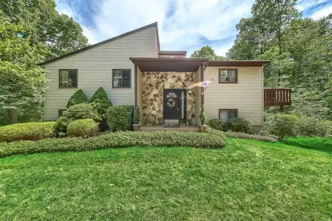 8 Jamie Lane Stormville NY 12582