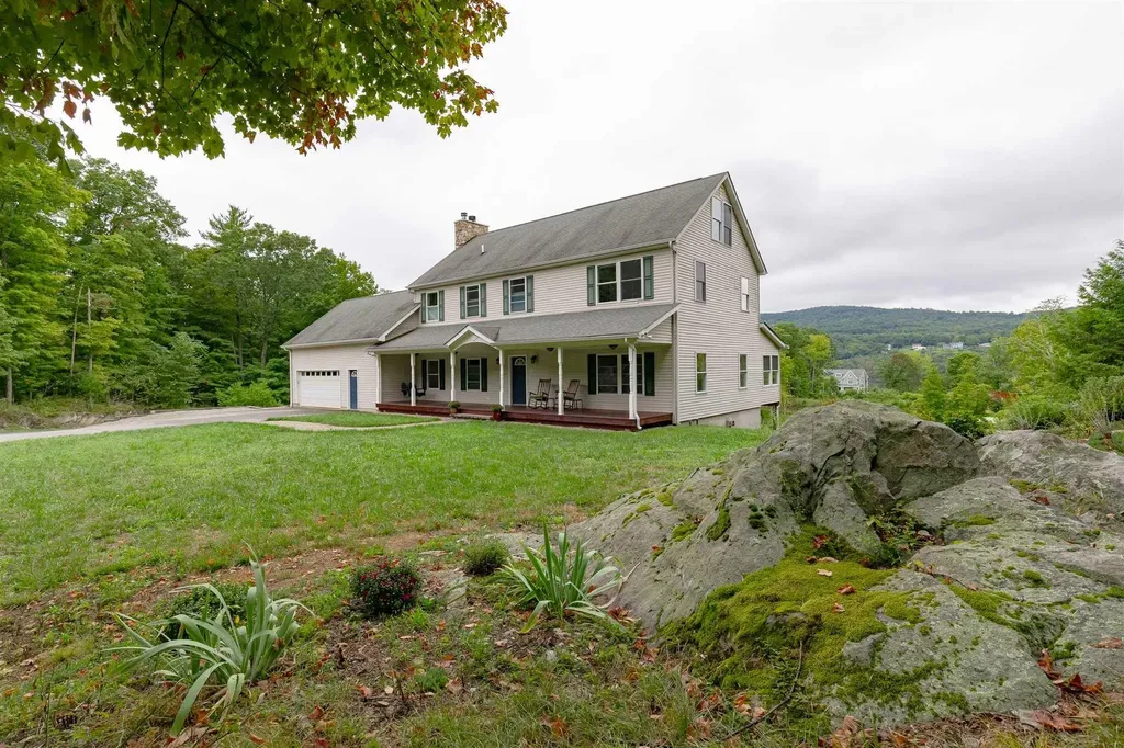 68 Fuller Lane Hyde Park NY 12538