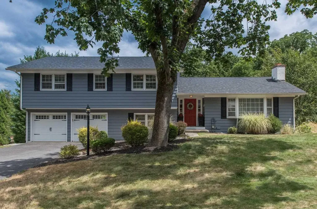 33 Slate Hill Drive Poughkeepsie NY 12603