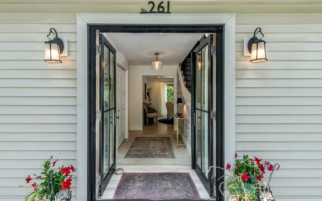 261 Cardinal Road Hyde Park NY 12538