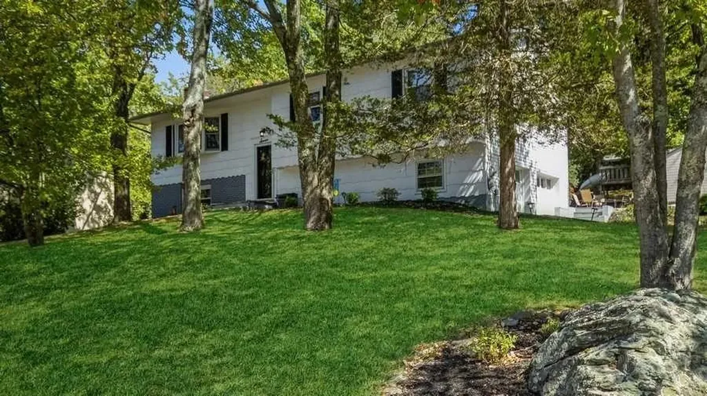 7 Kimball Drive Poughkeepsie NY 12603