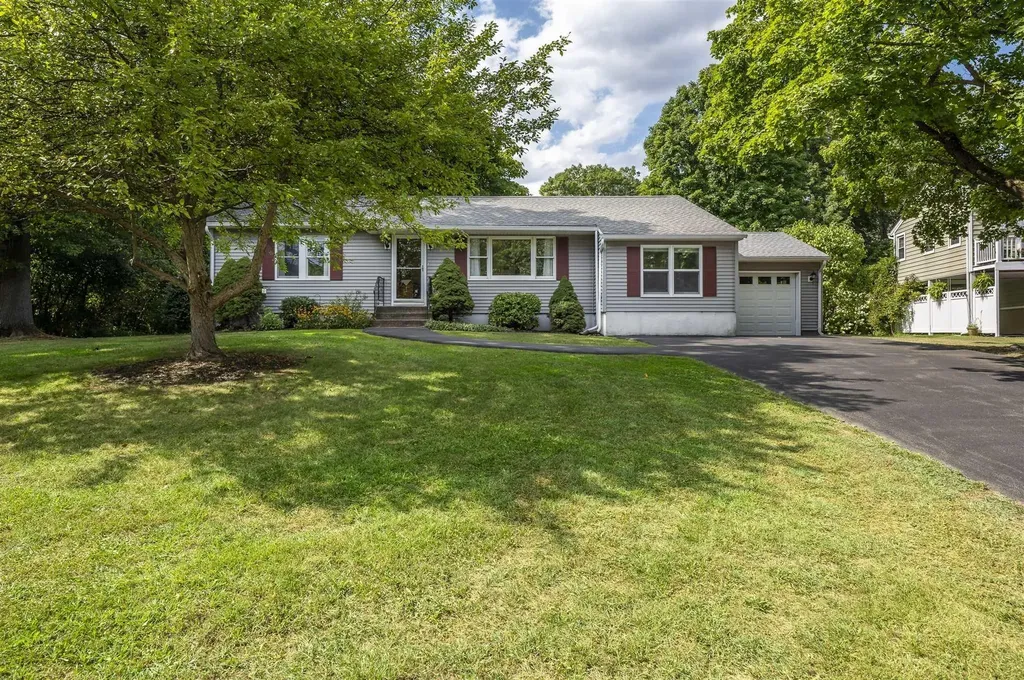 59 Birchwood Drive Rhinebeck NY 12572