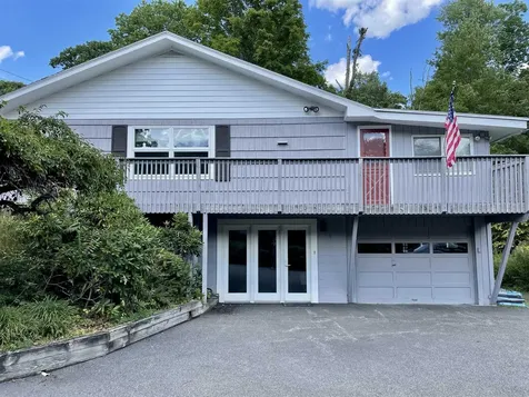 21 White Oaks Road Hyde Park NY 12538