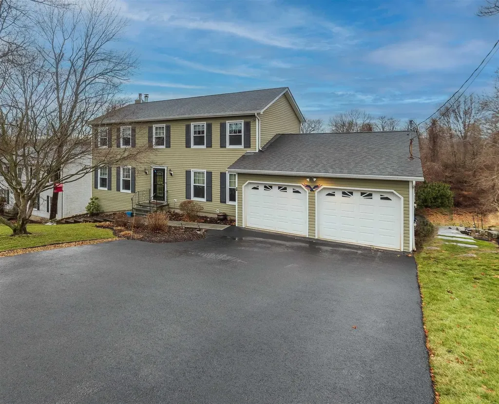 24 Colette Drive Poughkeepsie NY 12601