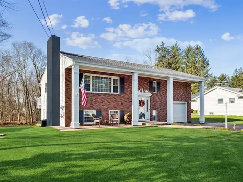 15 Roe Drive Hyde Park NY 12538