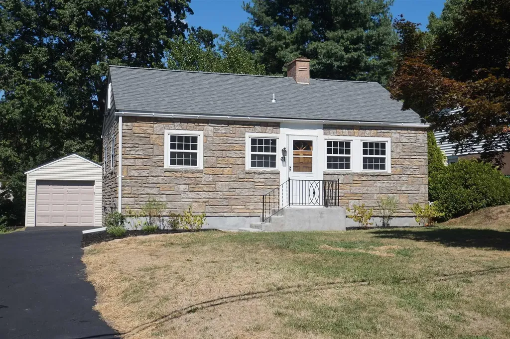 61 Dutchess Terrace Beacon NY 12508