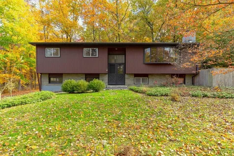 20 Putnam Road Hyde Park NY 12538