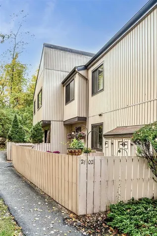 2102 Aspen Walk Poughkeepsie NY 12603