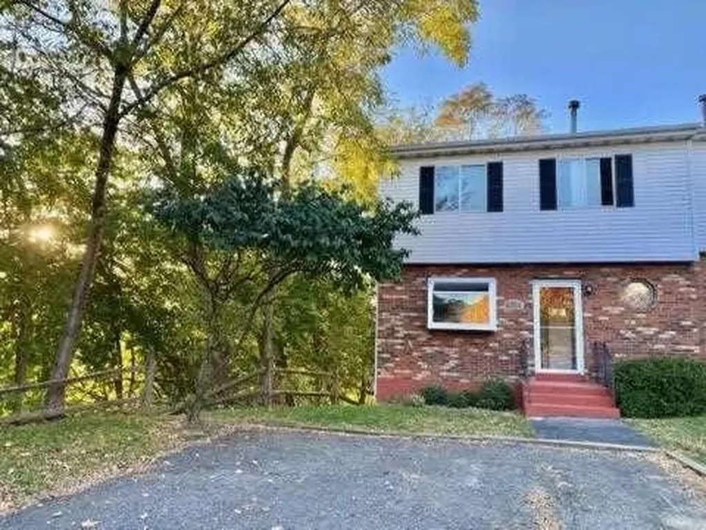 529 Harbor View Court Beacon NY 12508