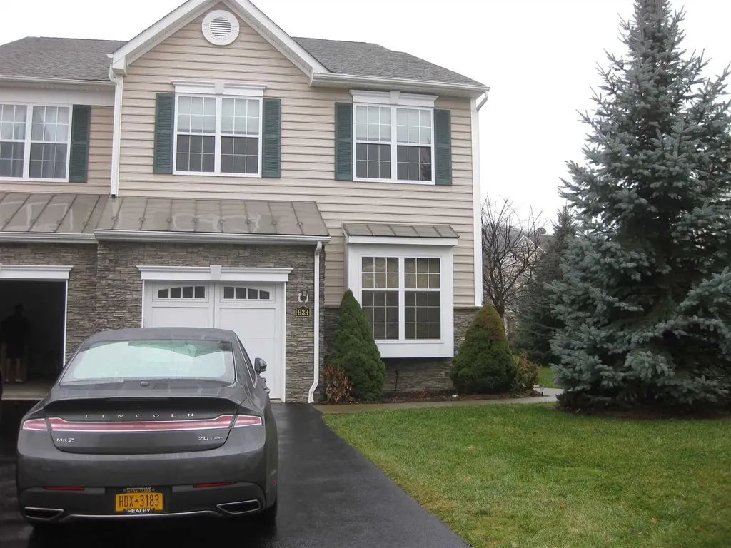 933 Huntington Drive Fishkill NY 12524