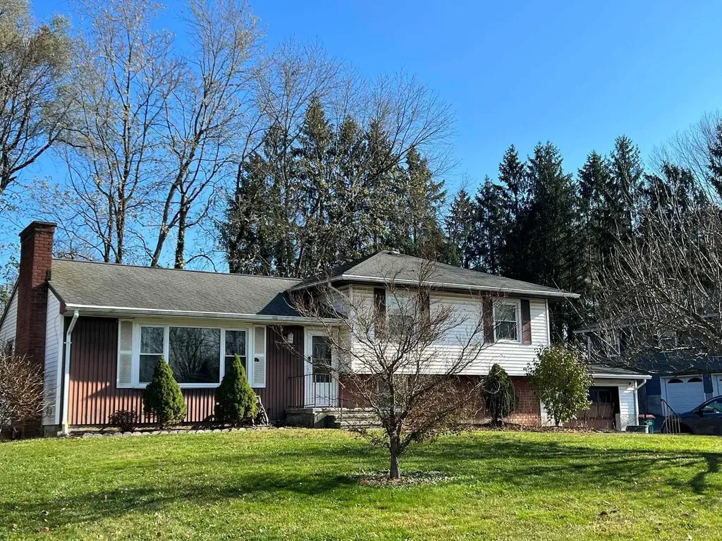 15 Wendover Drive Poughkeepsie NY 12601