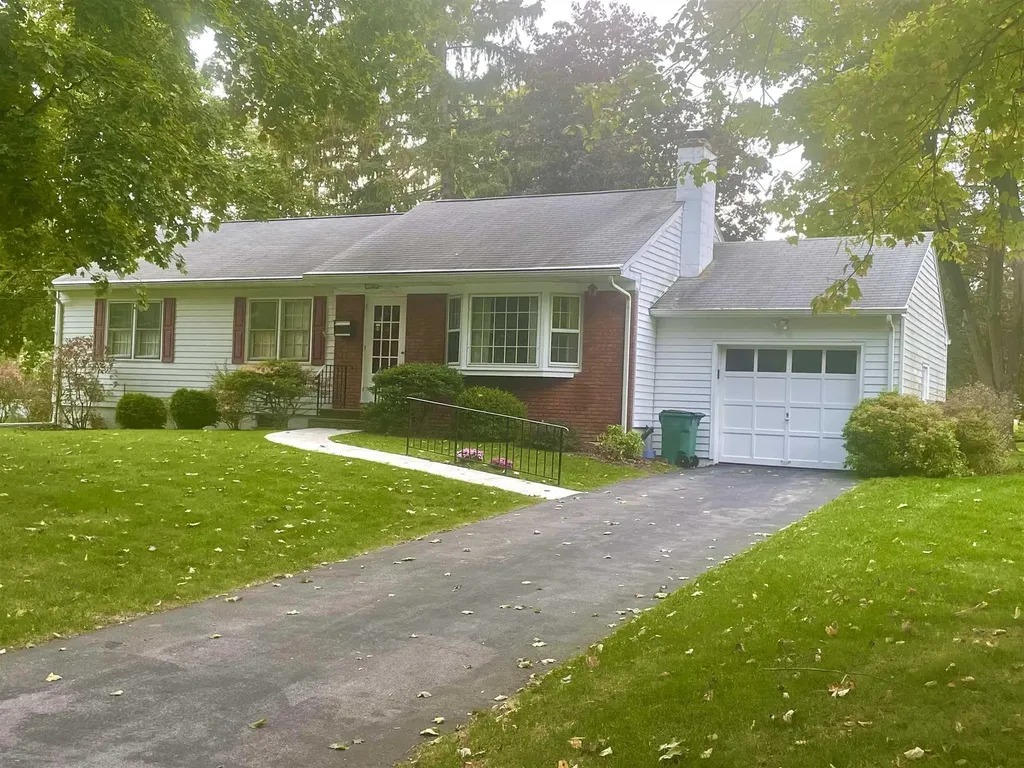 4 Shamrock Circle Poughkeepsie NY 12603