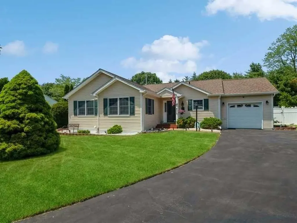 11 Pearlbush Lane Poughkeepsie NY 12603