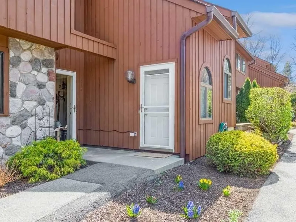 183 Red Cardinal Court Poughkeepsie NY 12603