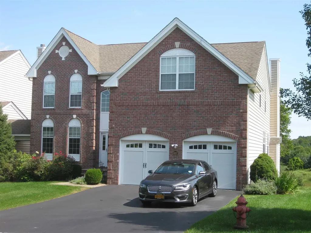 657 Creekside Lane Fishkill NY 12524