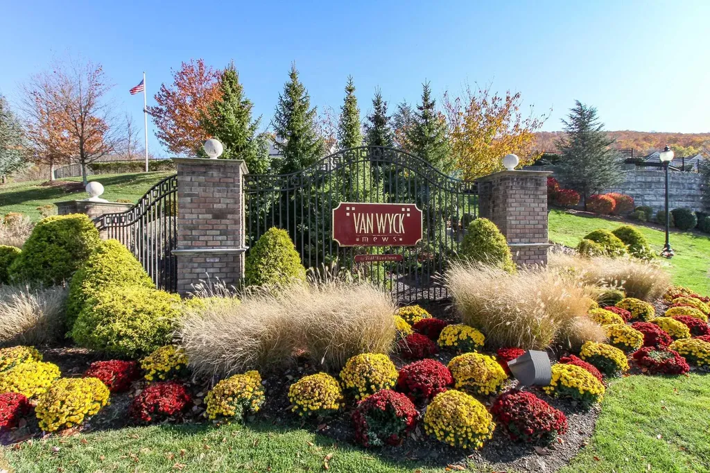 1109 Saratoga Lane Fishkill NY 12524