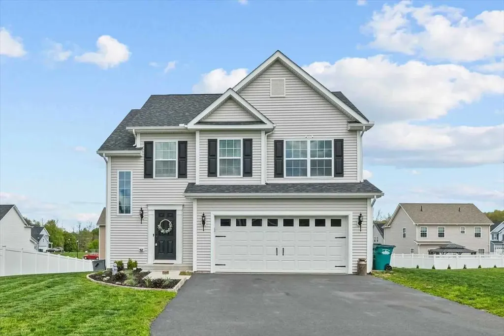 72 Stonewall Circle Poughkeepsie NY 12603