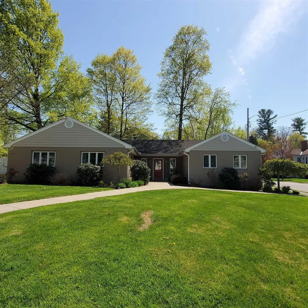 24 Main Street Hyde Park NY 12538