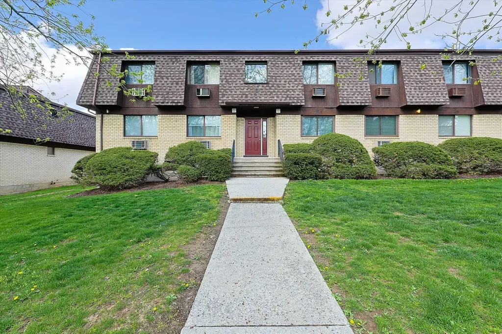 1607 Cherry Hill Drive Poughkeepsie NY 12603