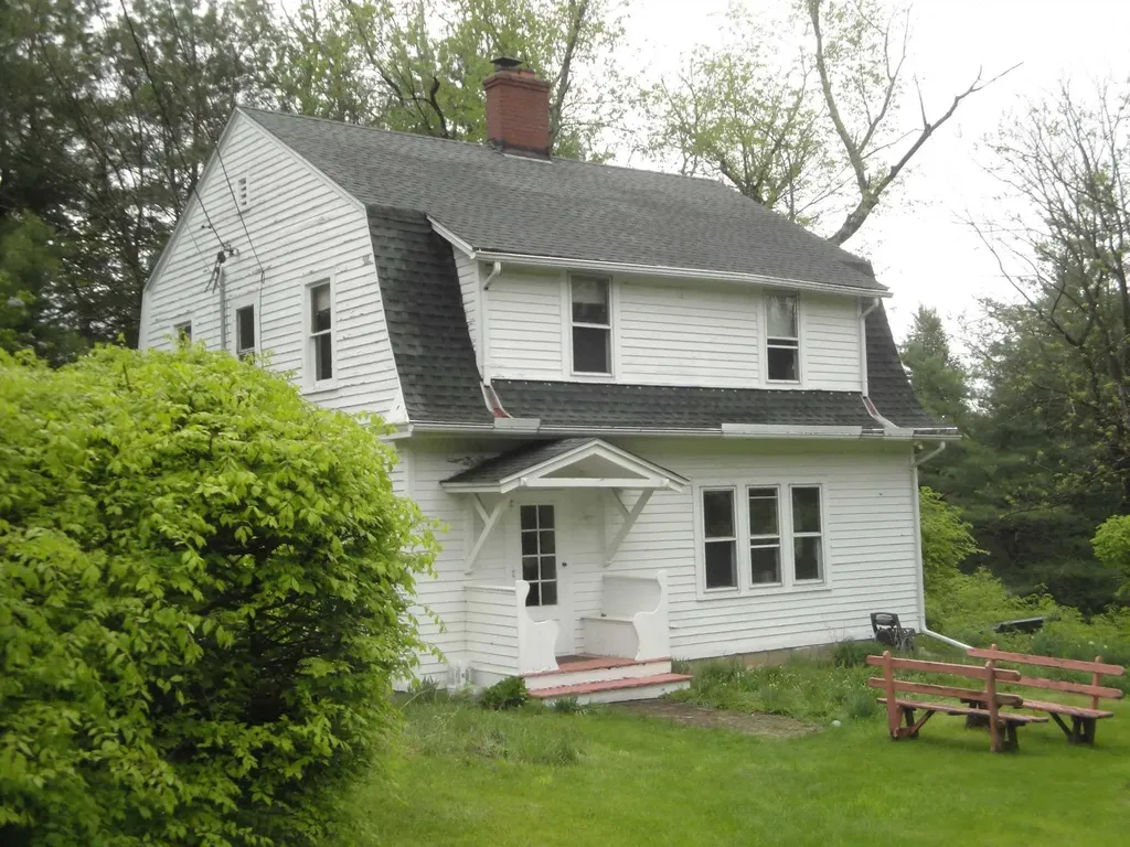 55 Spring Lake Road Red Hook NY 12571