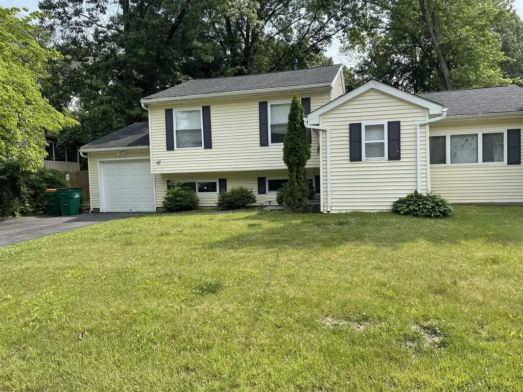 41 Robin Road Poughkeepsie NY 12601