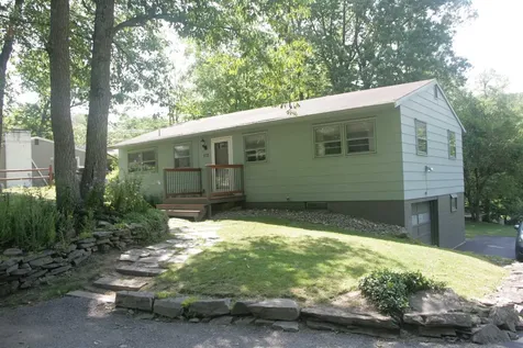 173 Roosevelt Road Hyde Park NY 12538