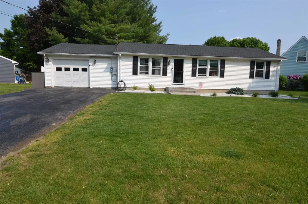 19 Kent Road Red Hook NY 12571