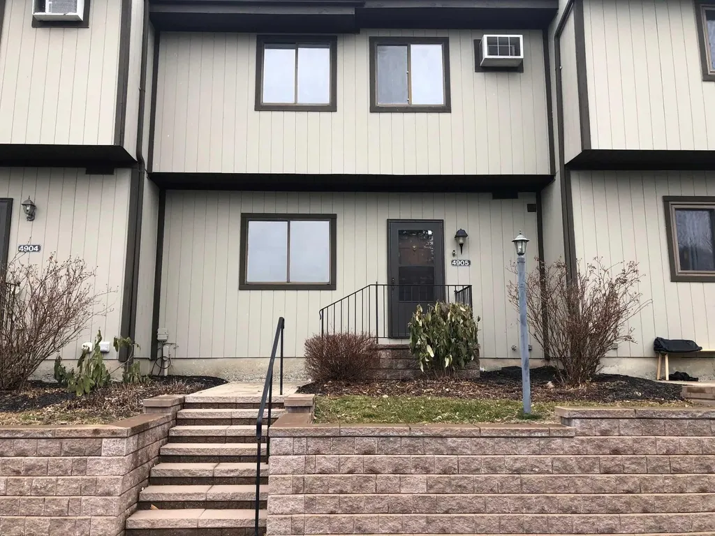 4905 Chelsea Cove N Hopewell Junction NY 12533