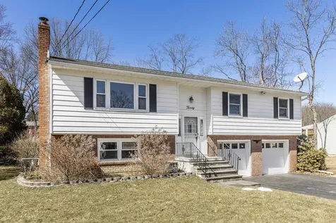 20 Kimball Drive Poughkeepsie NY 12603