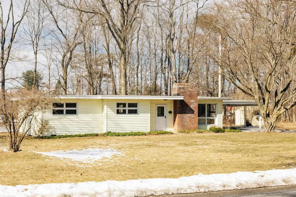 16 Maizeland Road Red Hook NY 12571