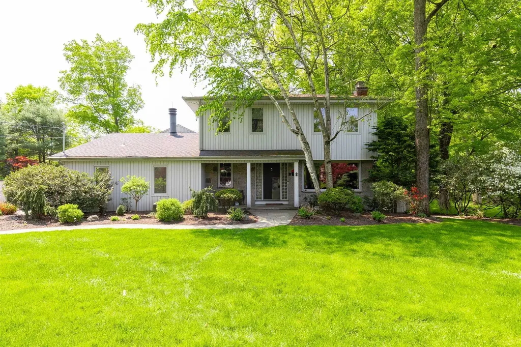 8 Brentwood Drive Poughkeepsie NY 12603
