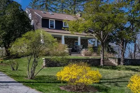 41 Locust Grove Road Rhinebeck NY 12572