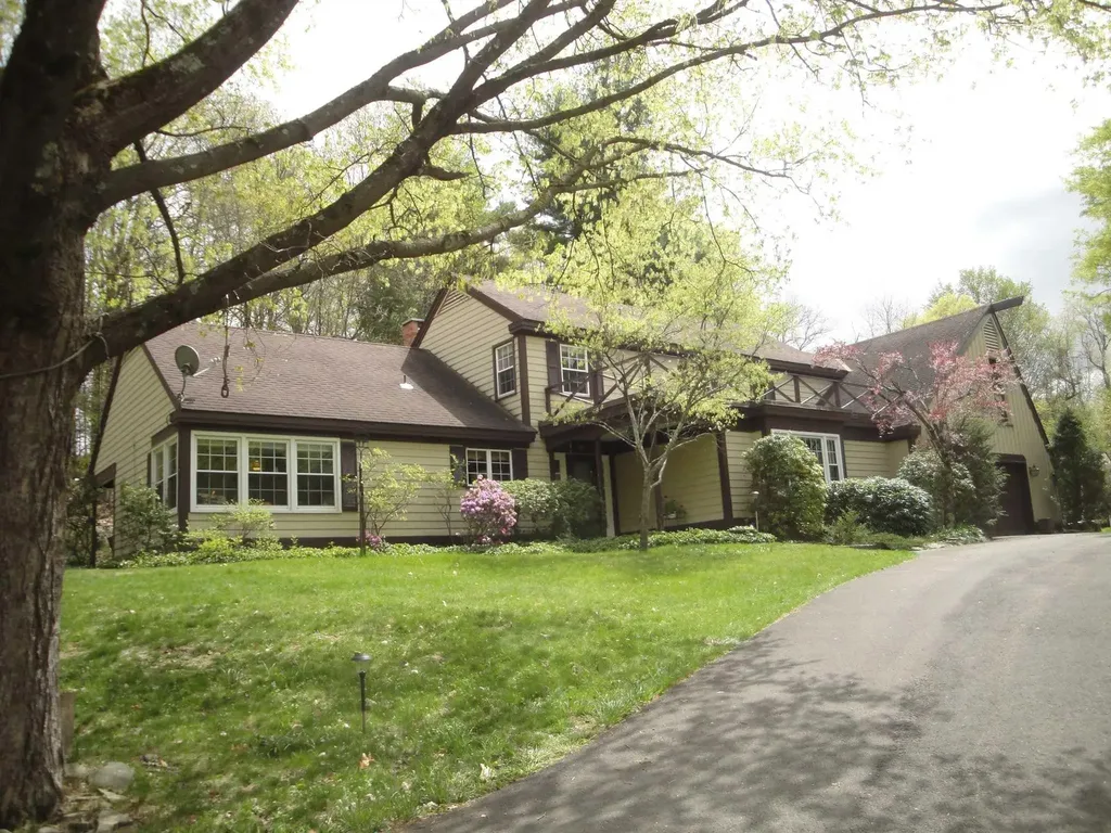 15 South Hinterlands Drive Rhinebeck NY 12572