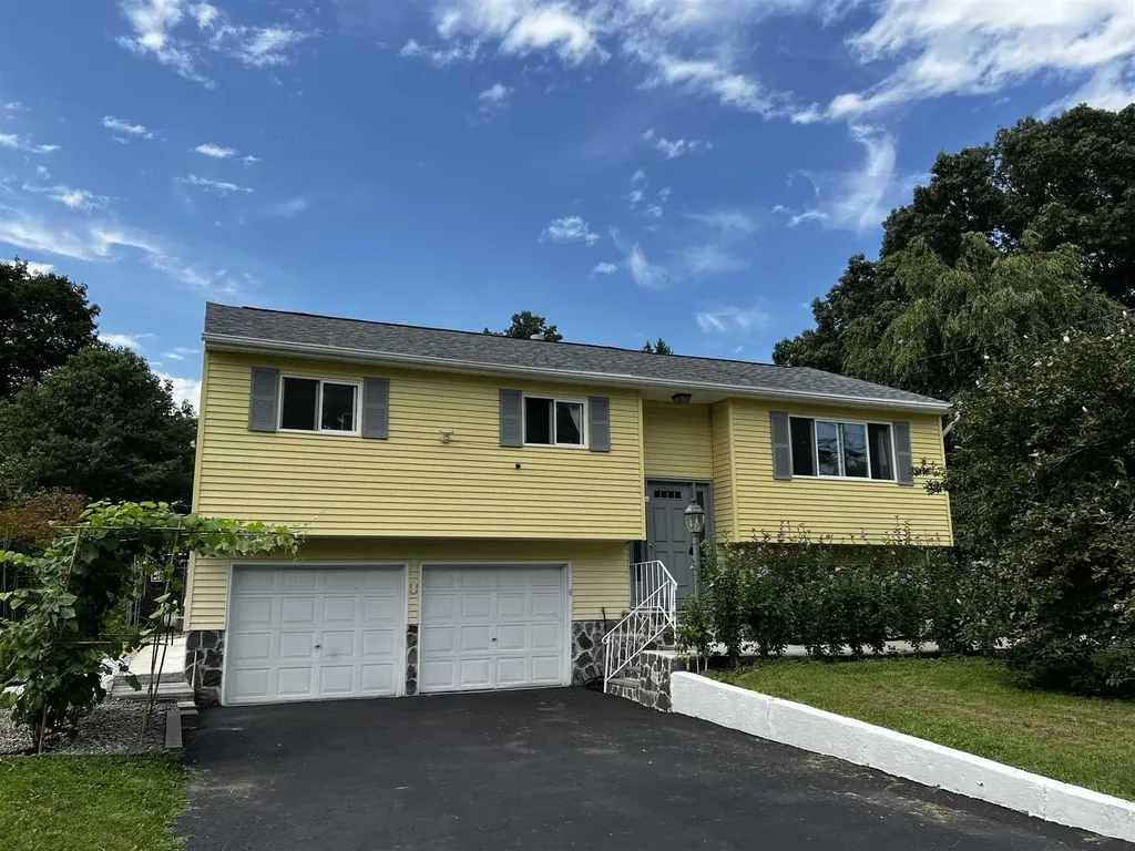 28 Nassau Road Poughkeepsie NY 12601