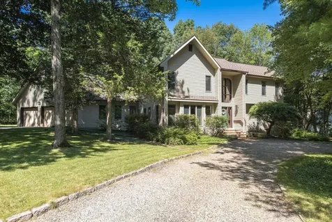 24 Stonehedge Drive Poughkeepsie NY 12603