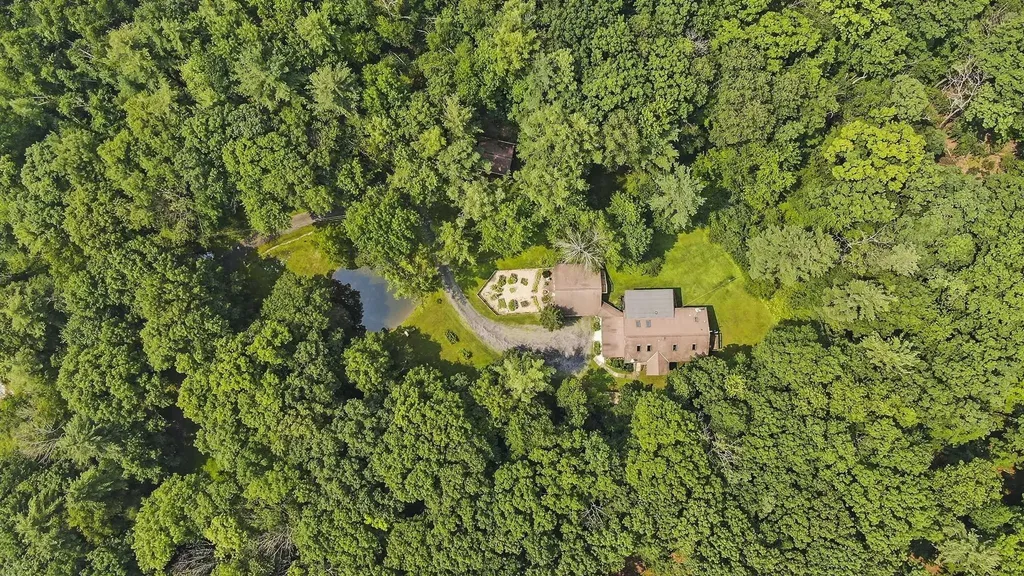 85 Henich Lane Hillsdale NY 12529