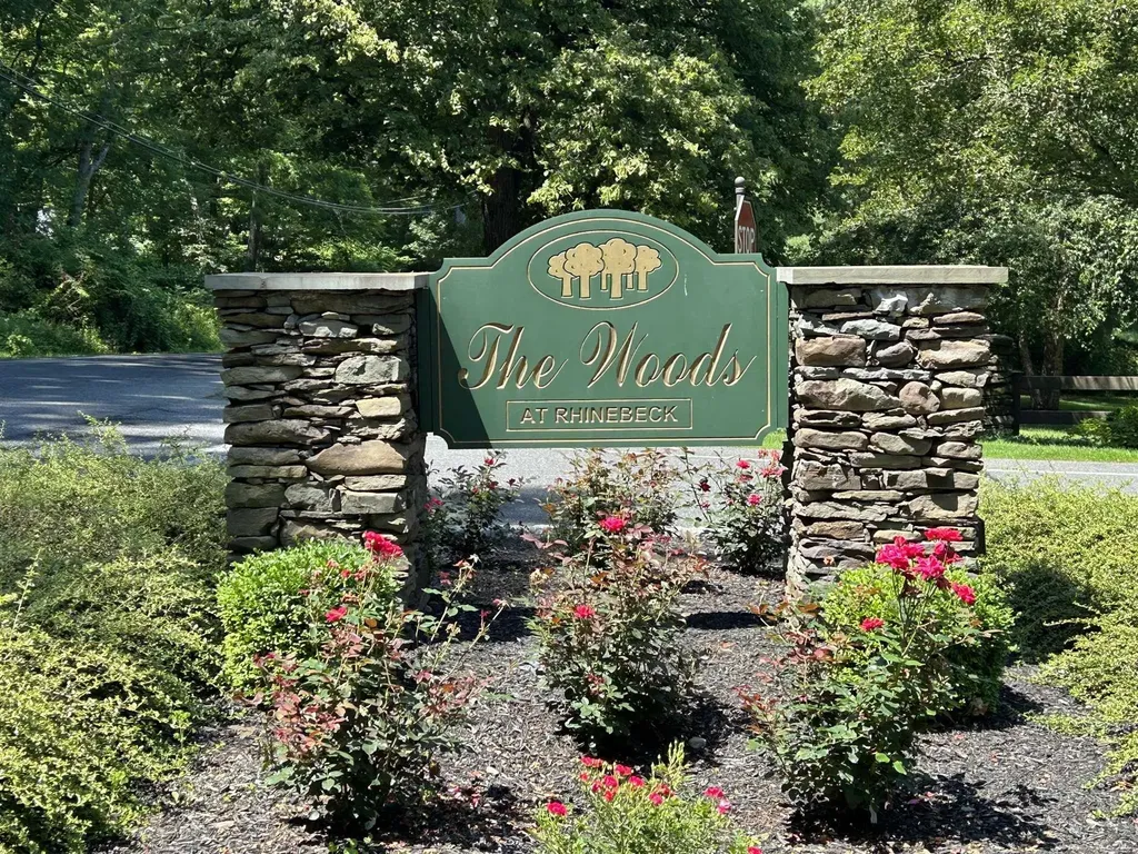15 Creek Circle Rhinebeck NY 12572