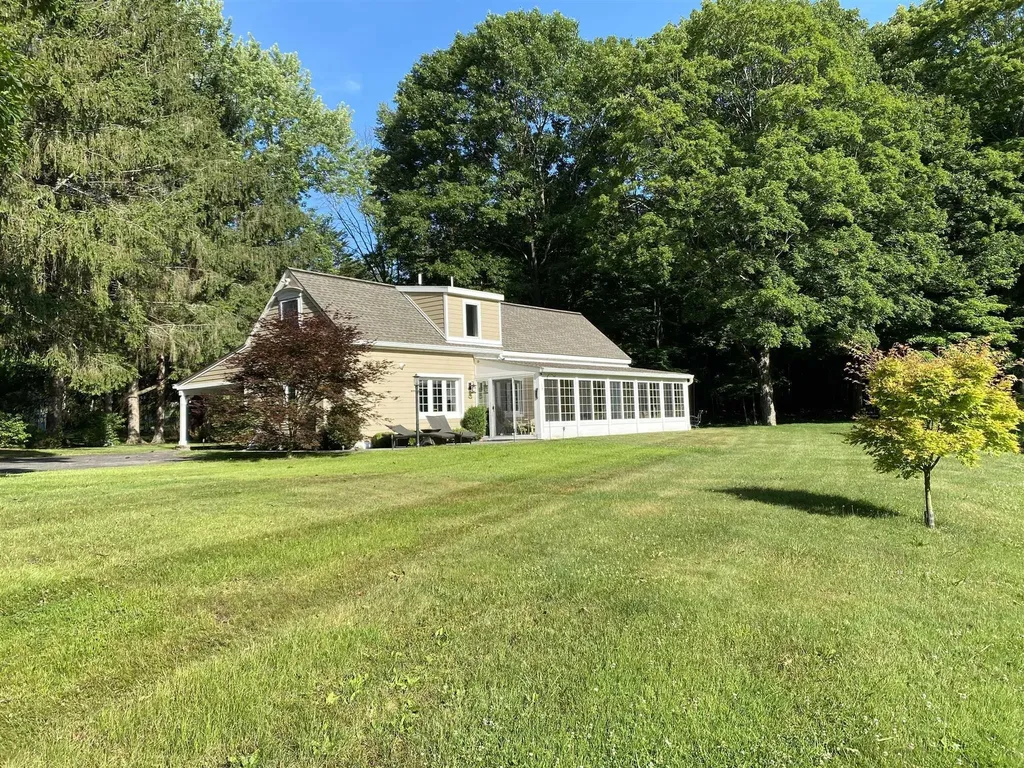 31 Robinson Road Salt Point NY 12578