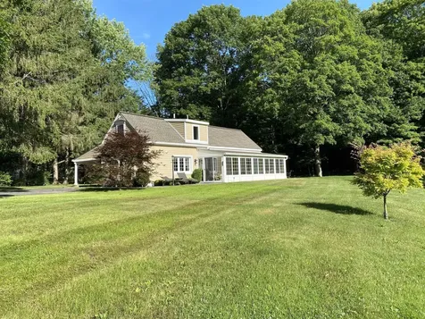 31 Robinson Road Salt Point NY 12578