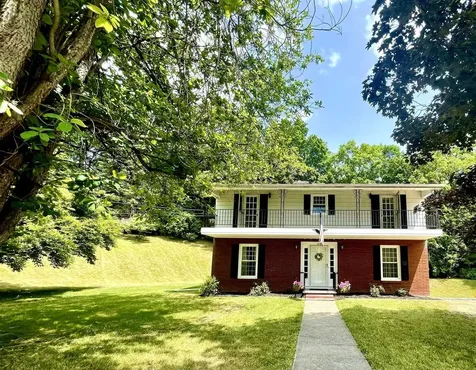 18 Riverview Circle Poughkeepsie NY 12601