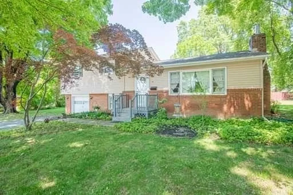 5 Aspinwall Road Red Hook NY 12571