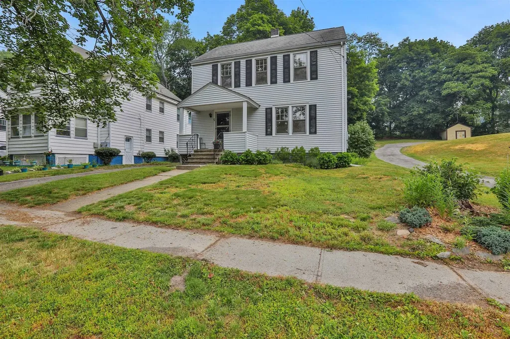 29 Woodlawn Avenue Poughkeepsie NY 12601