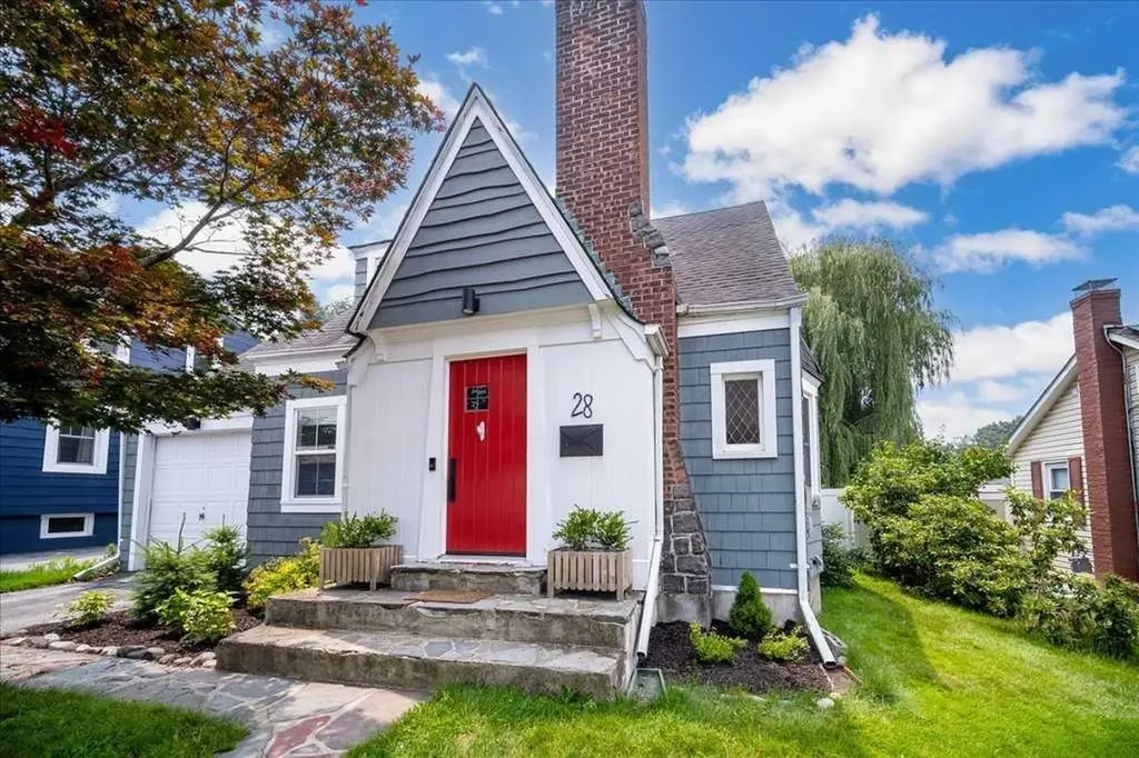 28 Barrett Place Beacon NY 12508