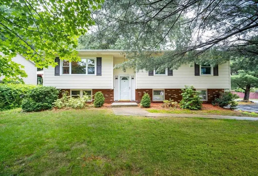 1 Drum Court Poughkeepsie NY 12603