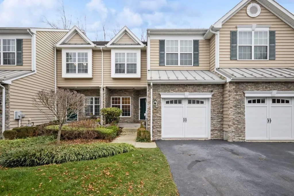 852 Huntington Drive Fishkill NY 12524