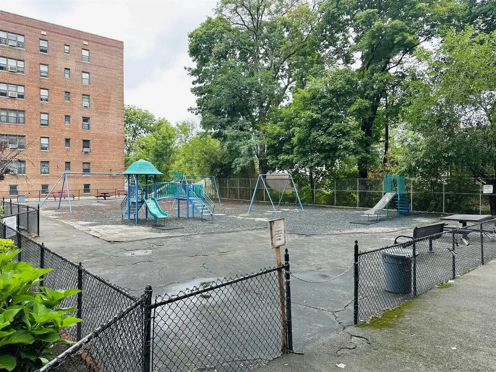 2 Fisher Drive Mount Vernon NY 10552