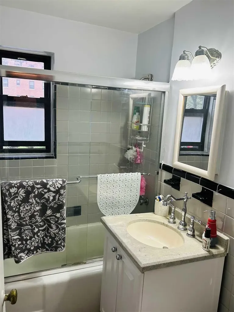 2 Fisher Drive Mount Vernon NY 10552