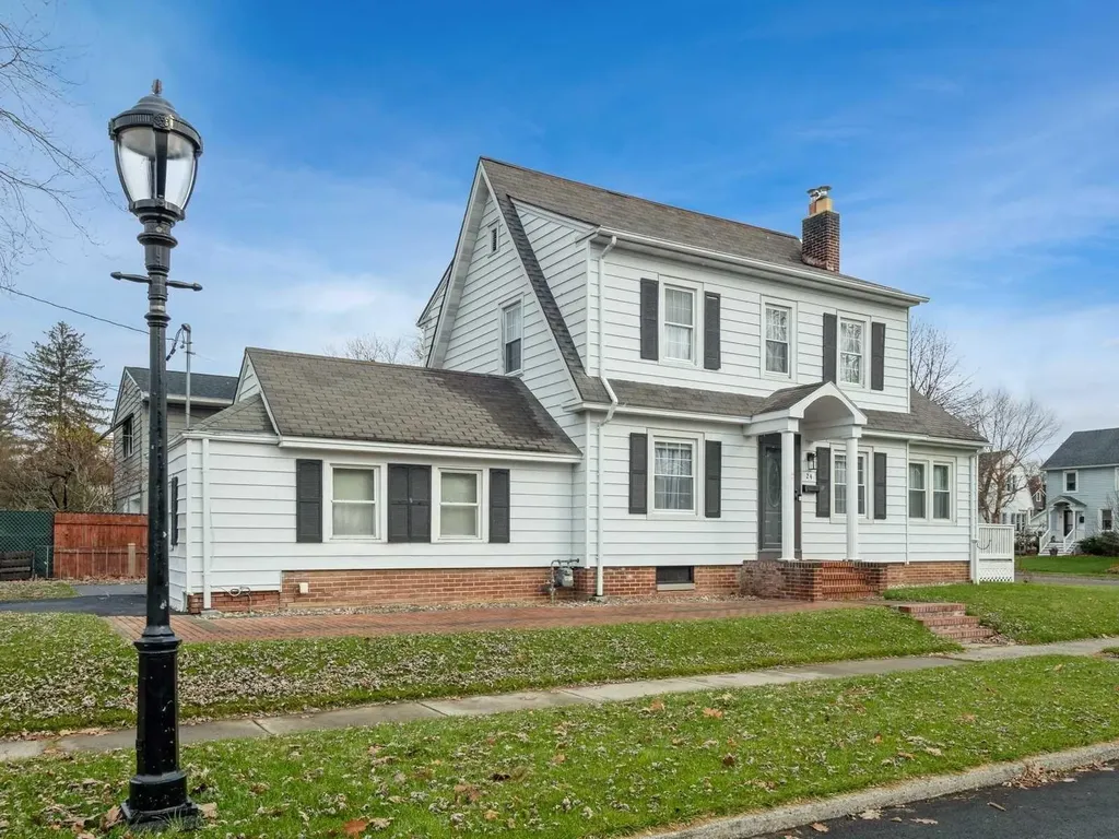 24 Kingston Avenue Poughkeepsie NY 12603
