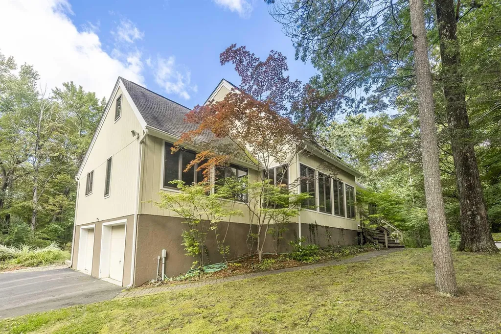 15 W Bard Avenue Red Hook NY 12571